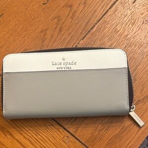 Kate Spade Two-Tone Gray and White Wallet